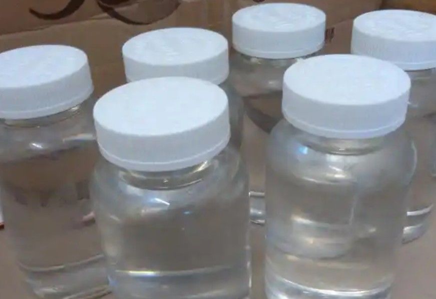 Feststoffgehalt 79-85 Prozent Methyliertes Melamin Formaldehyd Harz Wasserlöslich Flexibilität bis zu 2 mm Geeignet für Beschichtungen und Klebstoffe